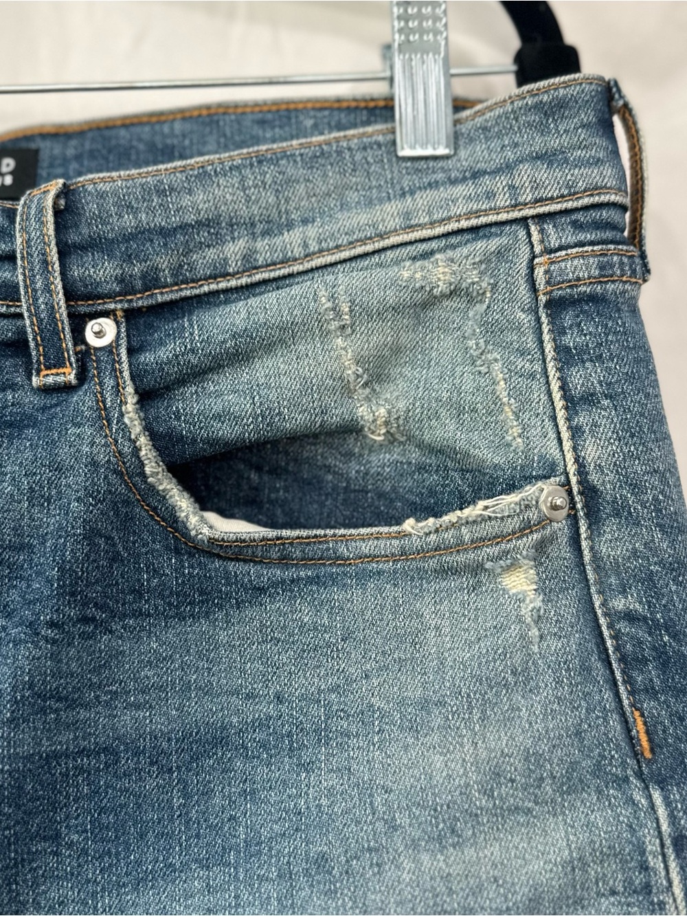Veronica Beard Ryleigh Slim Straight High Rise jeans in Nile blue wash - Picture 5 of 9